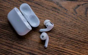 Galaxy Buds Live vs AirPods Pro